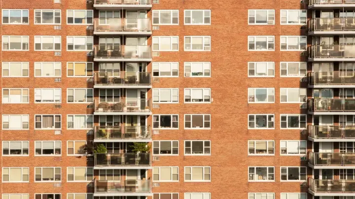 Ребят, как страшно: Парень взял двушку по семейной ипотеке, а сейчас ему грозит ставка в 22%