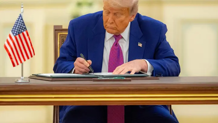 Трамп заявил, что сделка по Украине невозможна без его участия