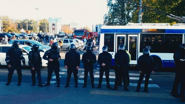 Жители Молдавии вышли на антиправительственный протест
