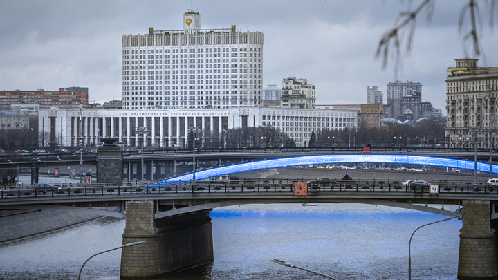 Декорации к фильму ужасов: Дом Правительства в Москве признан аварийным