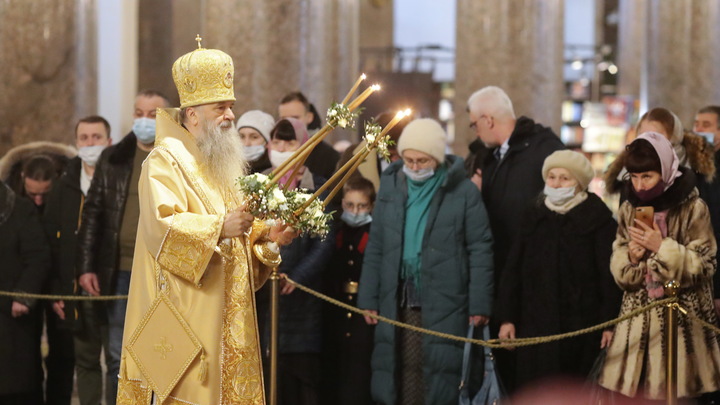 В Казанском соборе прошла литургия в честь 30-летия епископской хиротонии митрополита Петербурга
