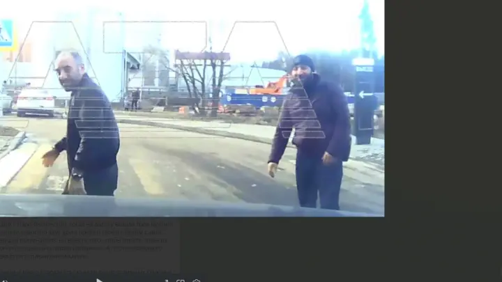 В Подмосковье трое гостей с юга оплевали девушку за замечание и пытались избить