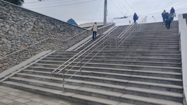 В Новосибирске завершили ремонт самой скандальной в городе лестницы