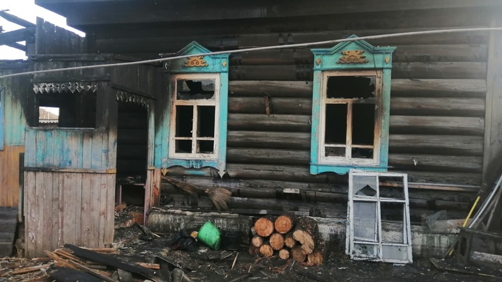 Пожарные спасли жителя Хилка из охваченной огнём квартиры