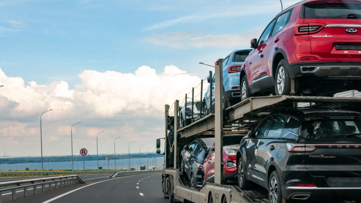 Маленький секрет большого авторынка России: Китайцы сотнями пылятся на складах. Что будет дальше?