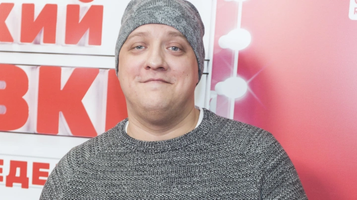 «Болезнь стала отступать»: почему умер актёр Роман Попов