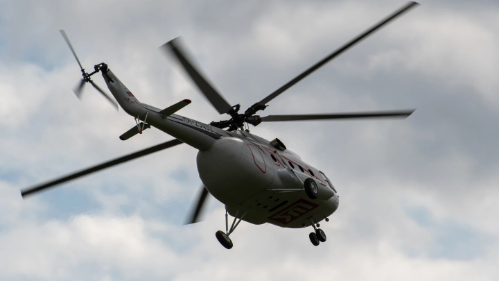 Вертолет Ми-8 совершил жесткую посадку в Калининграде Вертолет Ми-8 совершил жесткую посадку в Калининграде