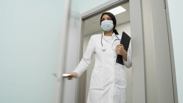 Врач Бекишева рассказала о редком последствии менингита у ребёнка