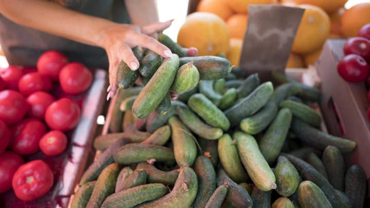 700 рублей за кило: огурцы по цене мяса продают в Балашихе