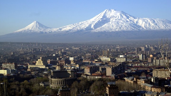 Очередная провокация Запада: В Армении задержали двух блогеров