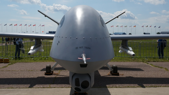 С высокой точностью: В России отбомбился тяжёлый дрон Охотник