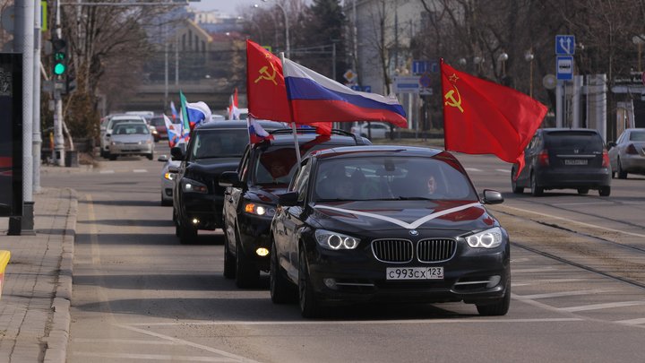 В день годовщины СВО краснодарцы провели два автопробега