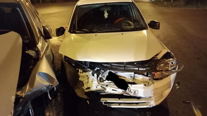 Женщина на Гранте в Тольятти протаранила Mitsubishi с юным водителем и оказалась в больнице