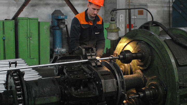 Депутат предложил гражданам России семидневку: Страна разваливается