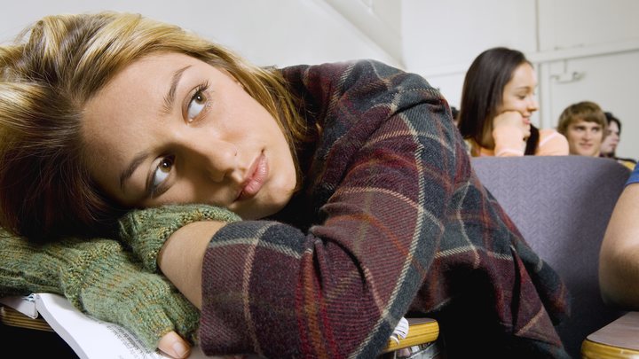 Идея катастрофизации: Психиатр назвал три способа исцелиться от лени