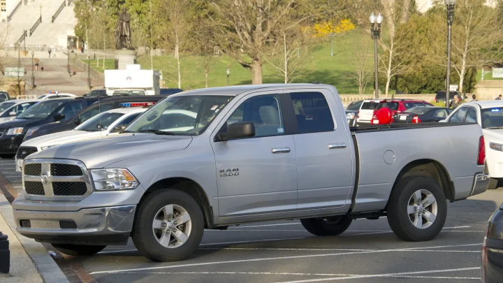 Новосибирский автосалон продал клиенту угнанный в Канаде пикап Ram 1500