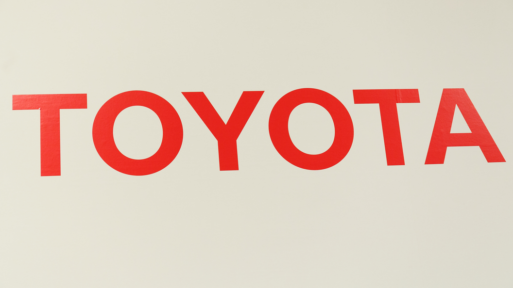 Обновленный вариант Toyota Camry заинтриговал российских водителей