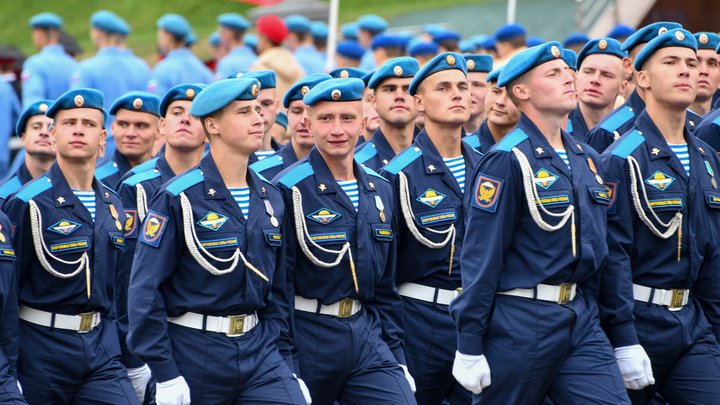 Русские только с оружием в руках смелые: албанец вызвал на бой десантника и поплатился - военкор