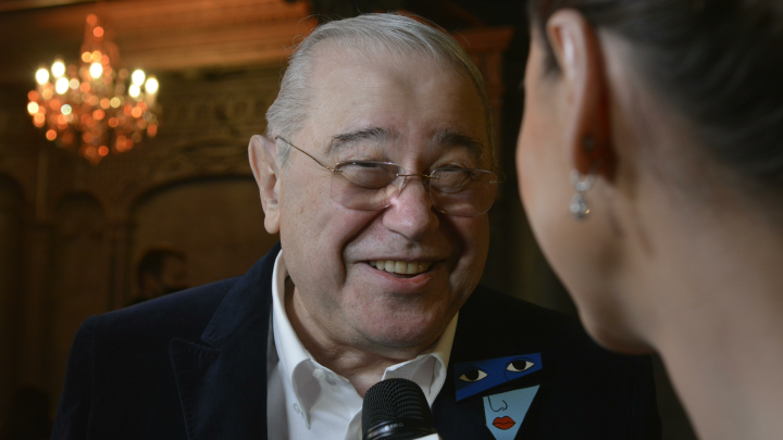 Сплю по 2-4 часа: Жена Петросяна после сумочного скандала укатила на Мальдивы