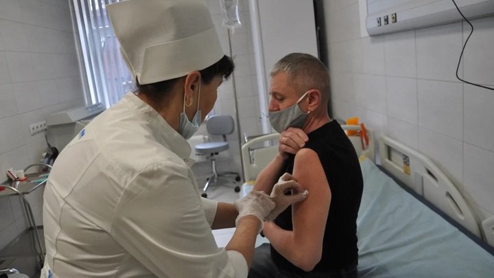 В Ростовской области вакцинацию от коронавируса пройдут более тысячи работников призывных комиссий