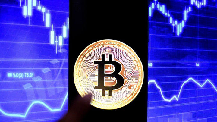 Как Казахстан устроил рекордное падение биткоина: Эксперты объяснили ситуацию