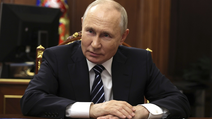 Мы - один народ: Путин поздравил граждан с Днём воссоединения новых регионов с Россией