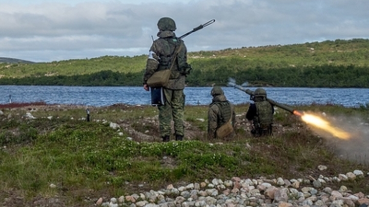 Поставки вооружений на Украину невозможно прервать: Мнение советника Байдена по нацбезопасности