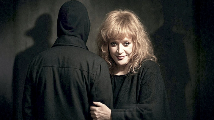 Придворный армянин начал хвалить Пугачёву. И тут началось