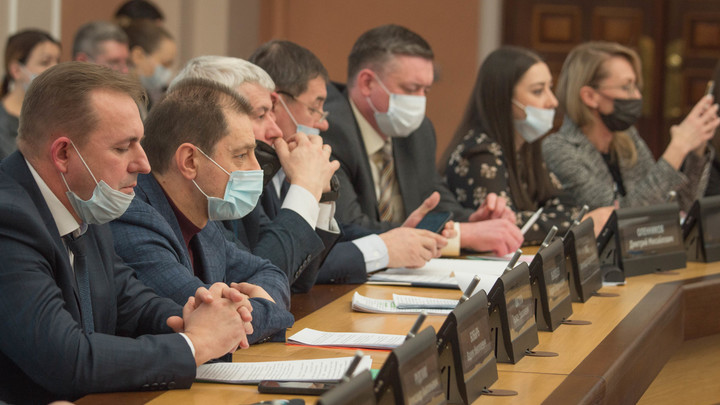 Главы районов Новосибирска впервые отчитались перед Горсоветом