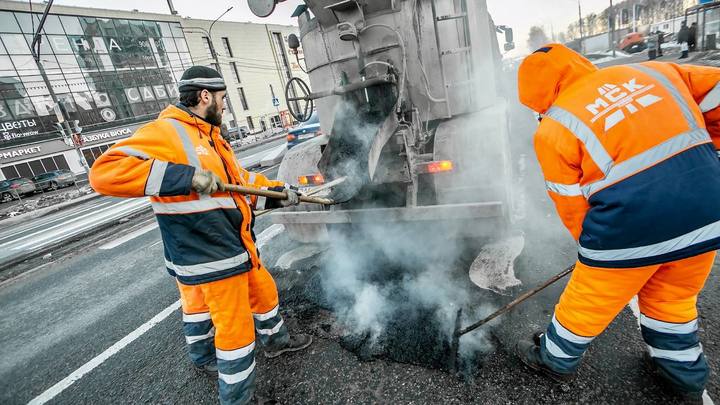 В Подмосковье за неделю залатали 12 тысяч ям на дорогах