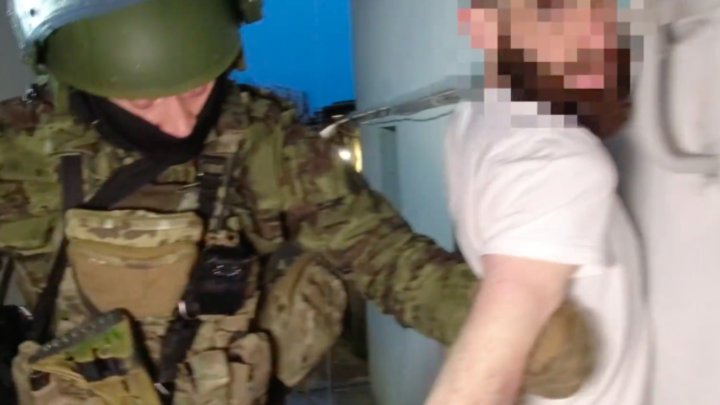 ФСБ обезвредила боевика, готовящего теракт на ж/д путях в Крыму