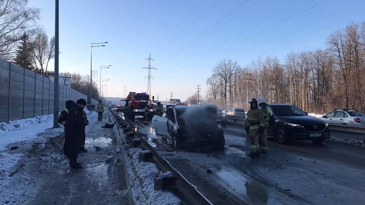 8 февраля в Красноглинском районе загорелась иномарка