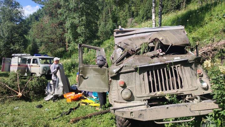 Пострадали дети, один человек погиб: Что известно о ЧП с туристами в Республике Алтай