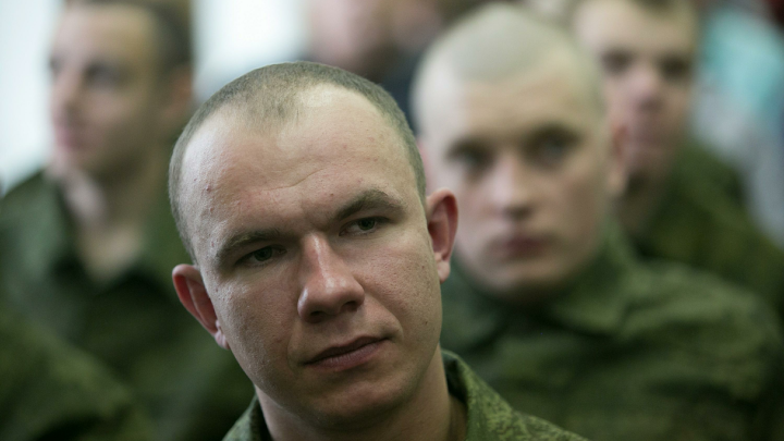 Рэпер Macan явился в военкомат