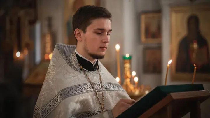 Симпатичные священники вместо турецких актёров. Соцсети взорвал самый неожиданный тренд