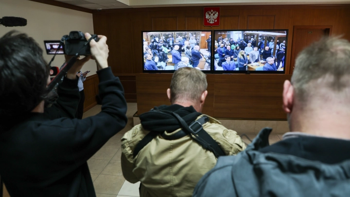 Лента.ру: депутат Моляков создал жестокую ОПГ и захватывал города в Сибири