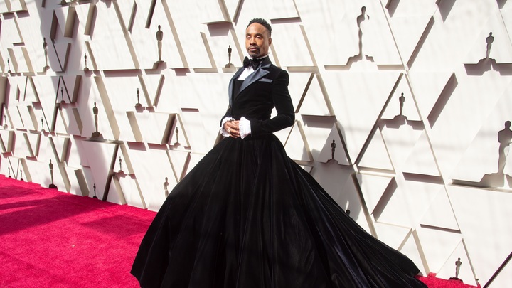 Американские родители в бешенстве: Гомосексуалиста в платье позвали на детскую передачу Улица Сезам