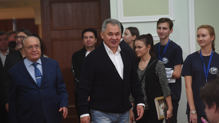 Шойгу похвалил сына мэра Троицка за очень интересный вопрос