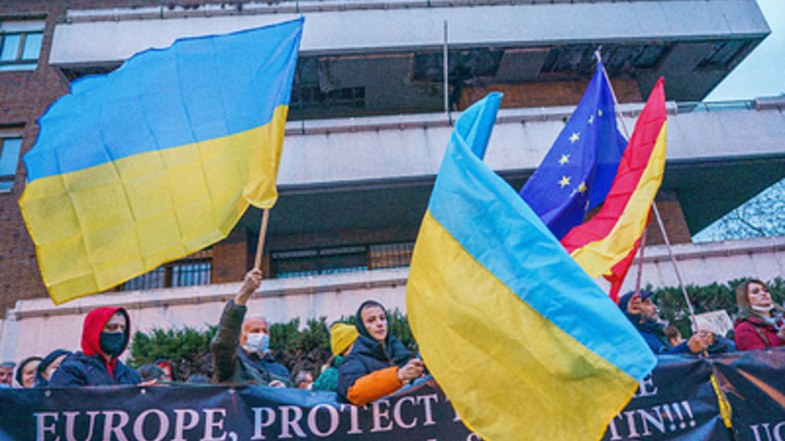 Политолог назвал самые враждебные к русским страны: Превысили показатели холодной войны