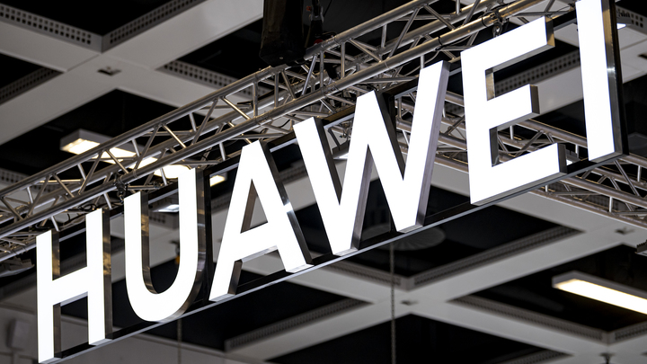 Huawei боится санкций Запада – компания перевезла своих сотрудников из России в Казахстан