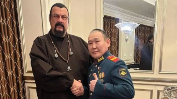 Стивен Сигал почти завершил съемки фильма про СВО «Во имя справедливости»