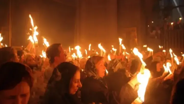 «Зверь из бездны»: верующие увидели знак Апокалипсиса в закрытии Храма Гроба Господня