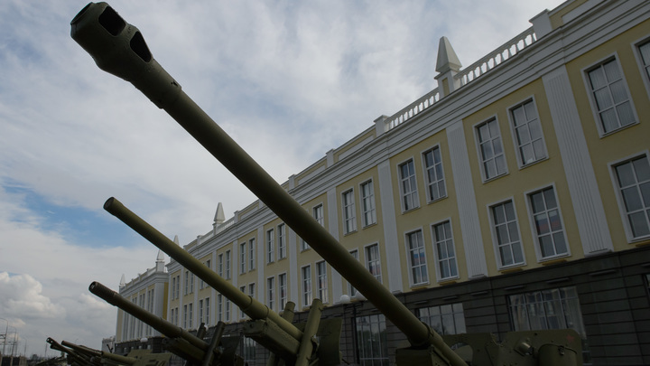Украинская армия нанесла массированный удар по Луганску