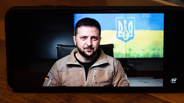 Зачем Зеленский прыгнул на Макрона: Профессор раскрыл план Киева