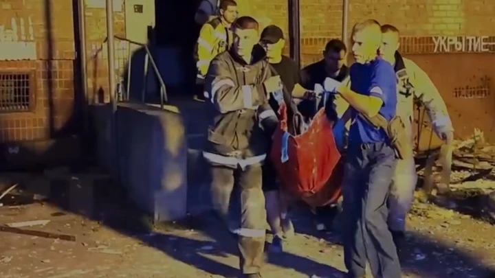 Девочку спасли из-под завалов после обстрела ВСУ Донецка