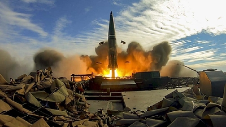 Останутся развалины: Киеву пообещали небывалый «удар возмездия» в ответ на провокации 9 Мая Останутся развалины: Киеву пообещали небывалый «удар возмездия» в ответ на провокации 9 Мая