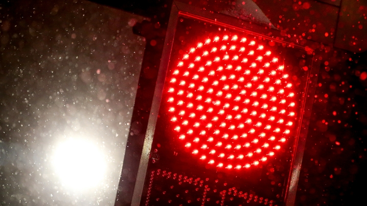 Депутаты в Петербурге надеются полностью запретить вейпы после смерти школьника