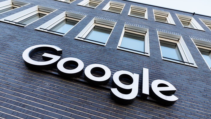 Google заявил, что не причастен к падению трафика YouTube в России