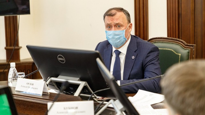 Глава Екатеринбурга Алексей Орлов купил дом в ипотеку на 30 лет