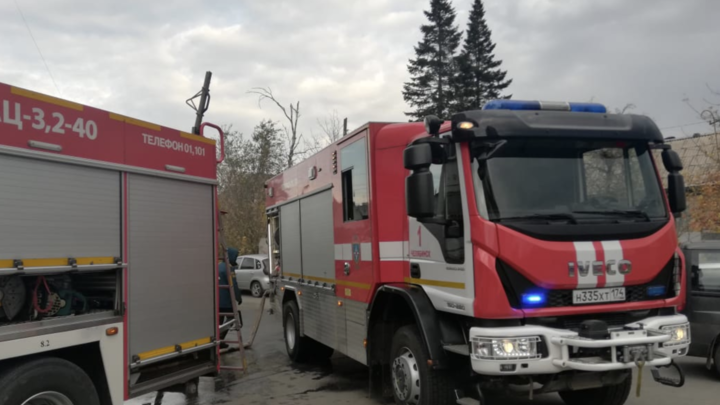 В Челябинской области ночью загорелся многоквартирный дом для сирот